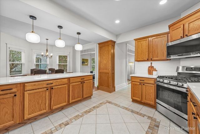 1028 S 4th Street, St. Charles, IL 60174