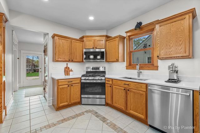 1028 S 4th Street, St. Charles, IL 60174