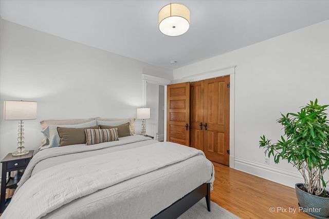 1028 S 4th Street, St. Charles, IL 60174