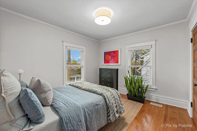 1028 S 4th Street, St. Charles, IL 60174