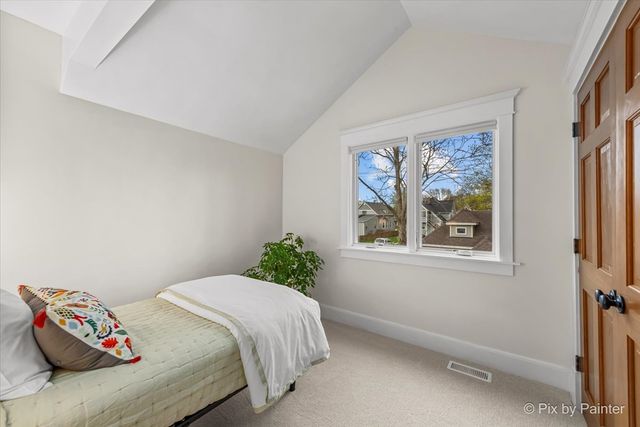 1028 S 4th Street, St. Charles, IL 60174