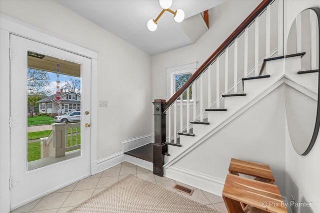 1028 S 4th Street, St. Charles, IL 60174