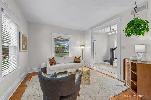 1028 S 4th Street, St. Charles, IL 60174