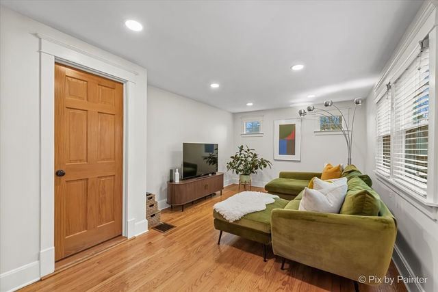 1028 S 4th Street, St. Charles, IL 60174