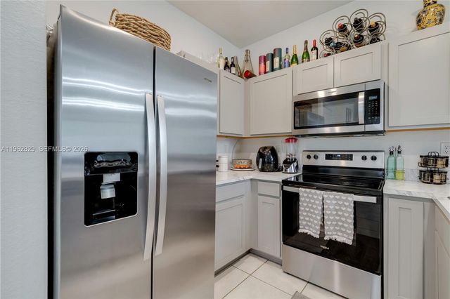 646 SW 12th St, Florida City, FL 33034