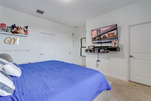 646 SW 12th St, Florida City, FL 33034