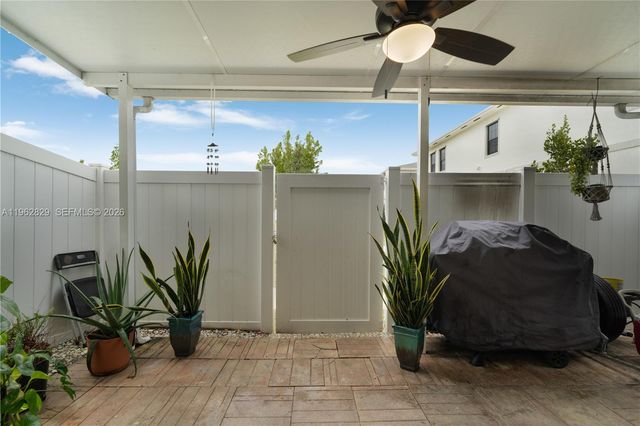 646 SW 12th St, Florida City, FL 33034