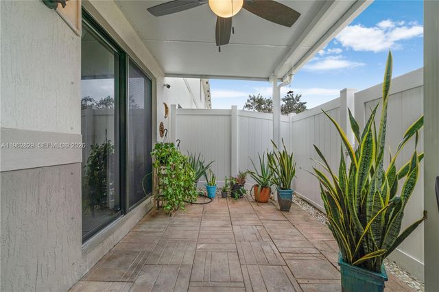 646 SW 12th St, Florida City, FL 33034