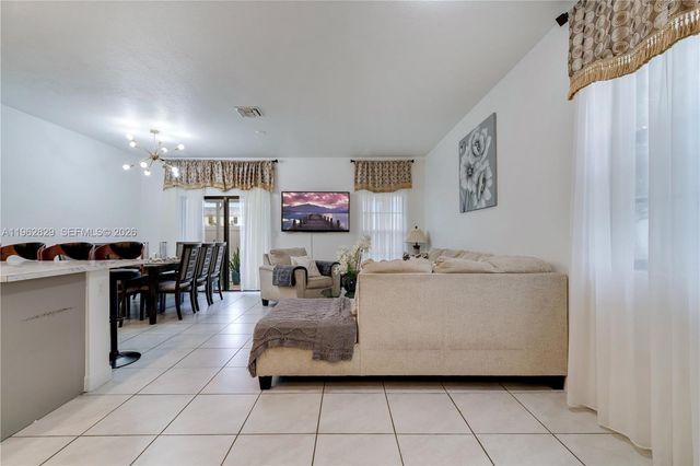 646 SW 12th St, Florida City, FL 33034