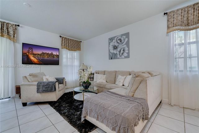 646 SW 12th St, Florida City, FL 33034