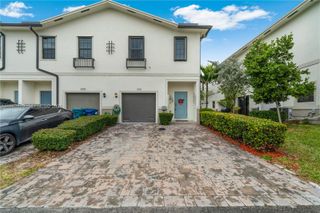 646 SW 12th St, Florida City, FL 33034