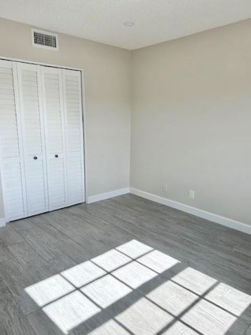 130 Cypress Club Drive 323, Pompano Beach, FL 33060