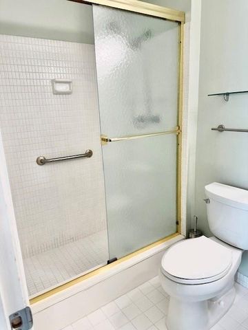 130 Cypress Club Drive 323, Pompano Beach, FL 33060