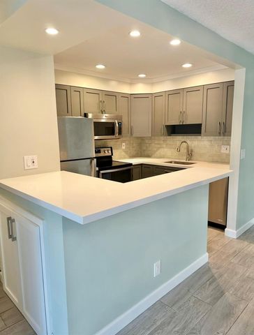 130 Cypress Club Drive 323, Pompano Beach, FL 33060