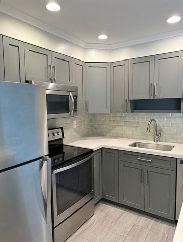 130 Cypress Club Drive 323, Pompano Beach, FL 33060