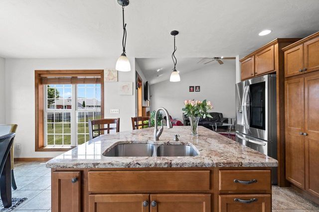 2143 W MELCORN CIRCLE, De Pere, WI 54115