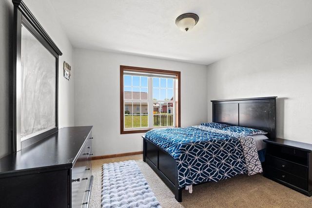 2143 W MELCORN CIRCLE, De Pere, WI 54115