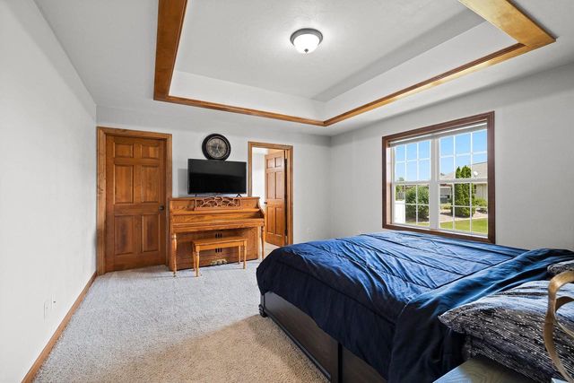 2143 W MELCORN CIRCLE, De Pere, WI 54115
