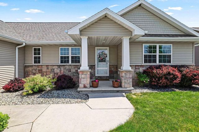 2143 W MELCORN CIRCLE, De Pere, WI 54115