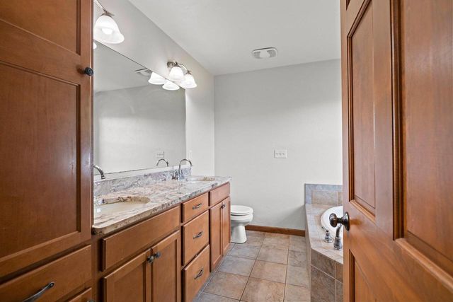 2143 W MELCORN CIRCLE, De Pere, WI 54115