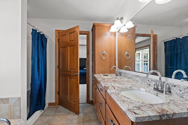 2143 W MELCORN CIRCLE, De Pere, WI 54115