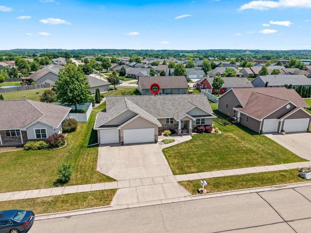 2143 W MELCORN CIRCLE, De Pere, WI 54115