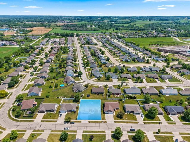 2143 W MELCORN CIRCLE, De Pere, WI 54115