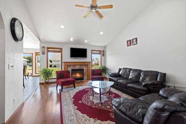 2143 W MELCORN CIRCLE, De Pere, WI 54115