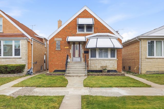 7018 W Newport Avenue, Chicago, IL 60634