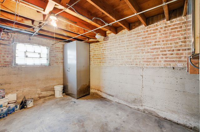 7018 W Newport Avenue, Chicago, IL 60634