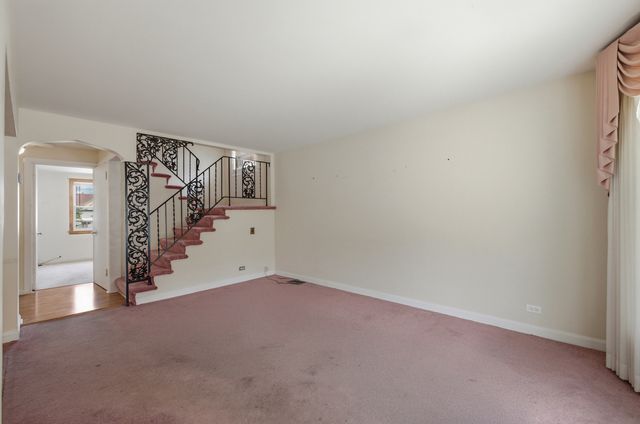 7018 W Newport Avenue, Chicago, IL 60634