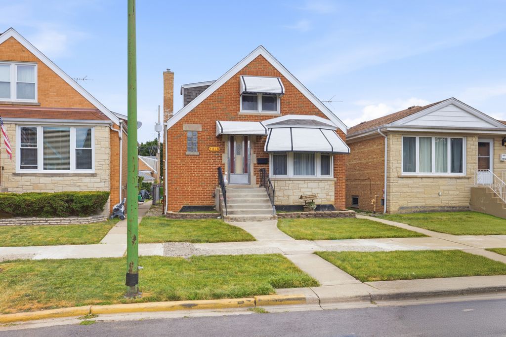 7018 W Newport Avenue, Chicago, IL 60634