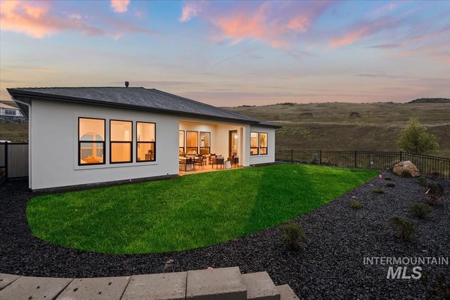 7615 Brown Wy, Eagle, ID 83629
