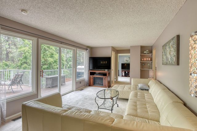 1026 W Bellwood Dr, Spokane, WA 99218