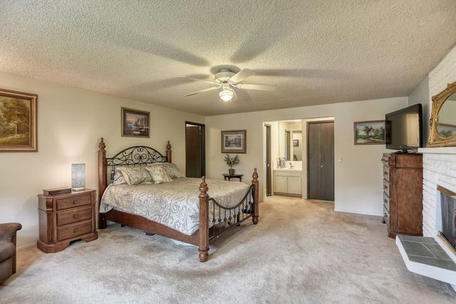 1026 W Bellwood Dr, Spokane, WA 99218