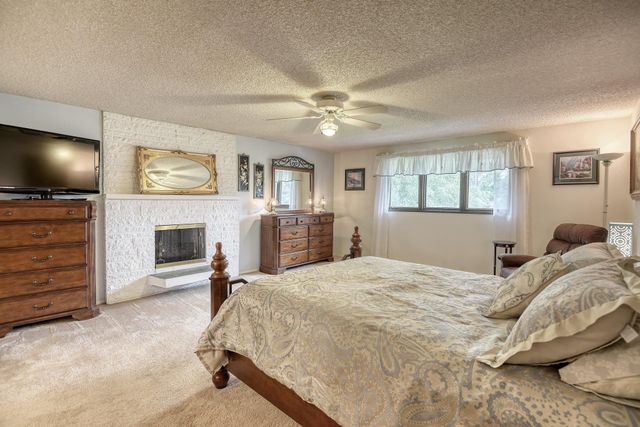 1026 W Bellwood Dr, Spokane, WA 99218