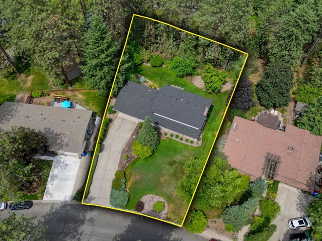 1026 W Bellwood Dr, Spokane, WA 99218