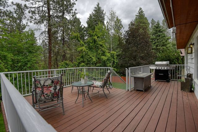 1026 W Bellwood Dr, Spokane, WA 99218