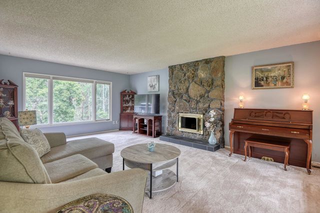 1026 W Bellwood Dr, Spokane, WA 99218