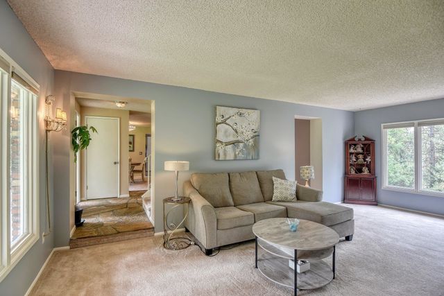 1026 W Bellwood Dr, Spokane, WA 99218