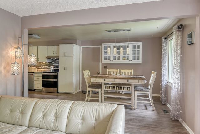 1026 W Bellwood Dr, Spokane, WA 99218