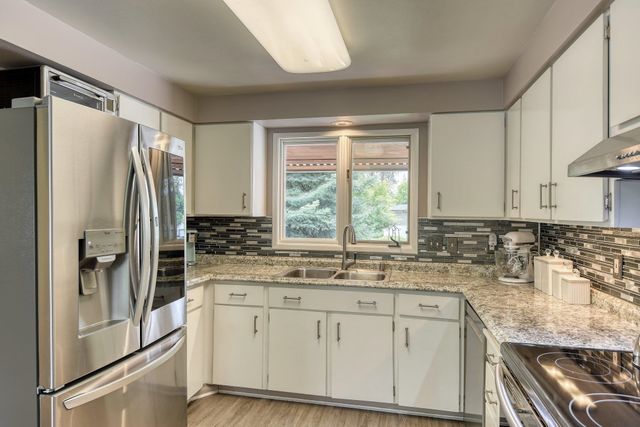 1026 W Bellwood Dr, Spokane, WA 99218