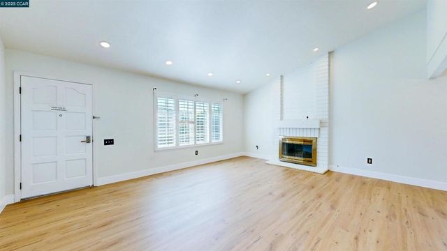 3743 Painted Pony Rd, Richmond, CA 94803