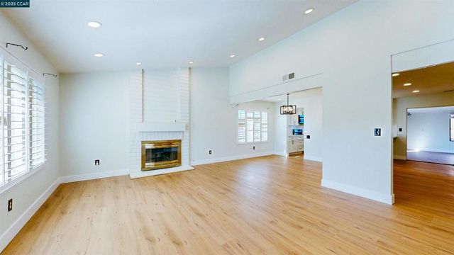 3743 Painted Pony Rd, Richmond, CA 94803