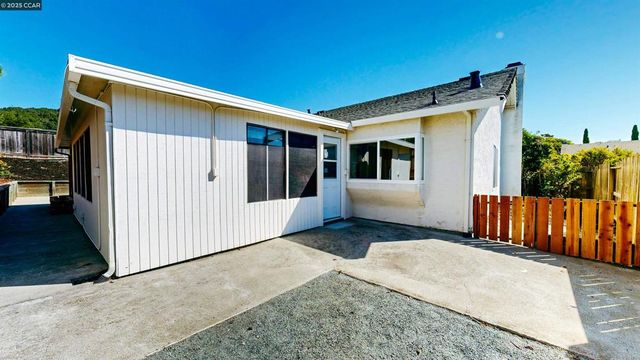 3743 Painted Pony Rd, Richmond, CA 94803