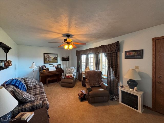 69142 Woods Road, Bridgeport, OH 43912