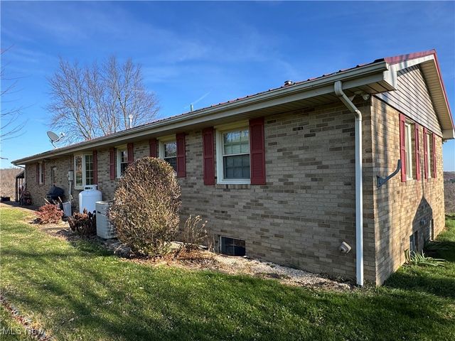 69142 Woods Road, Bridgeport, OH 43912