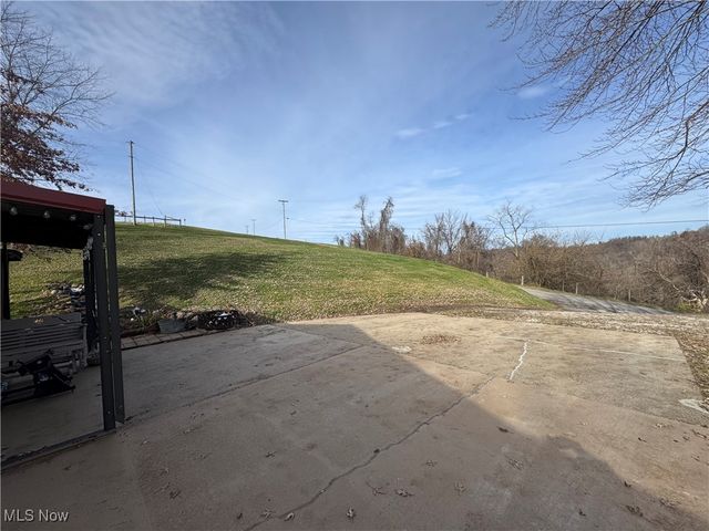 69142 Woods Road, Bridgeport, OH 43912