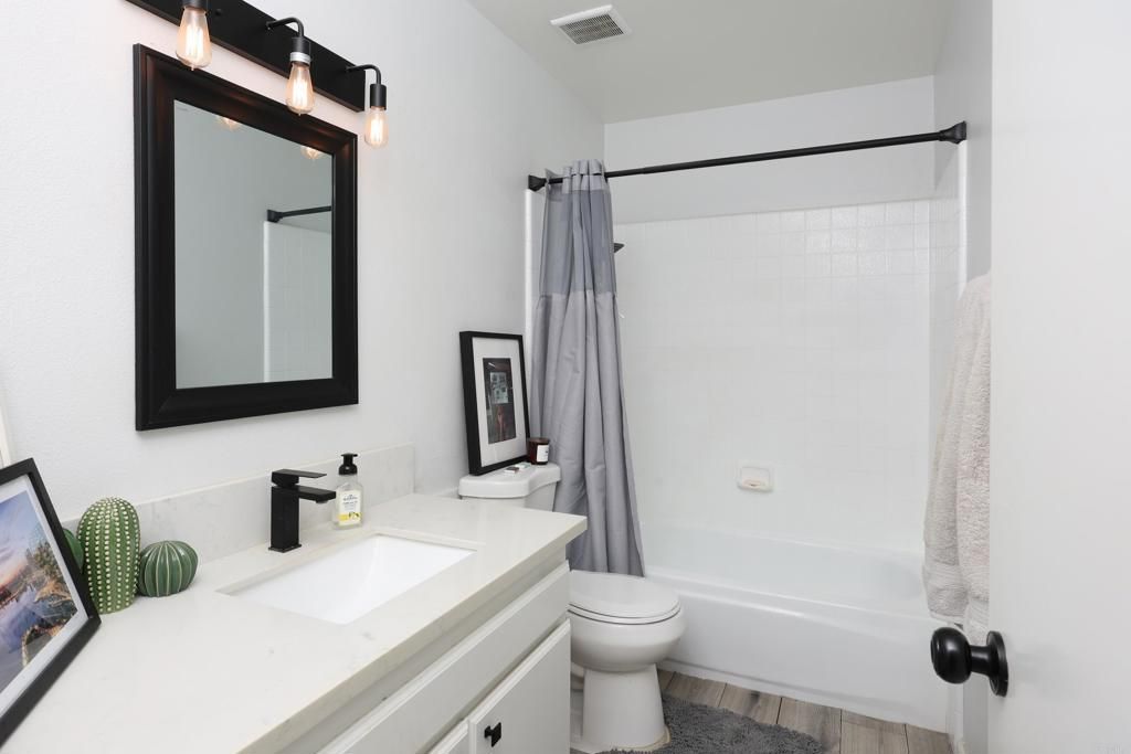 Image 25 of property listing at 10402 Rancho Carmel Drive, San Diego, CA 92128