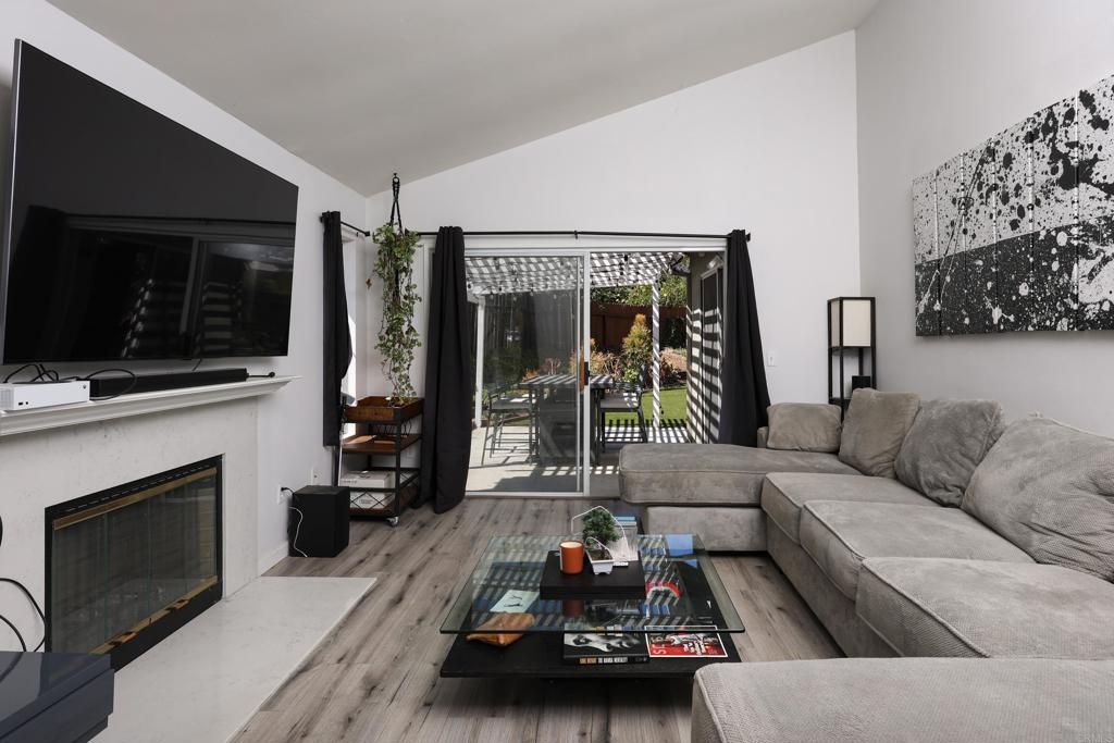 Image 3 of property listing at 10402 Rancho Carmel Drive, San Diego, CA 92128